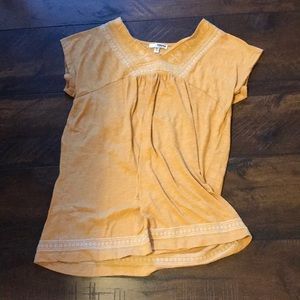 V neck design in front and back